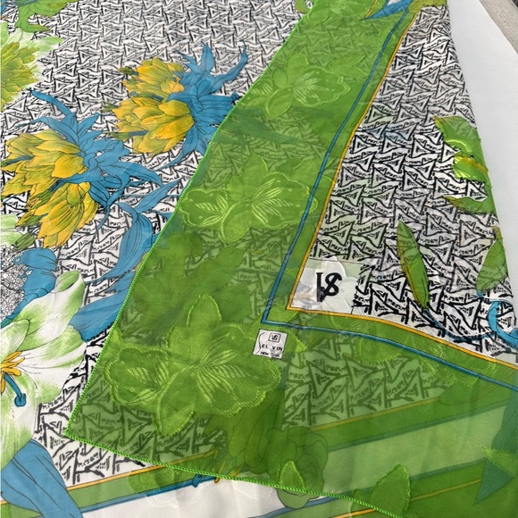 Vibrant Green and Blue Floral Wrap - Picture 7 of 8